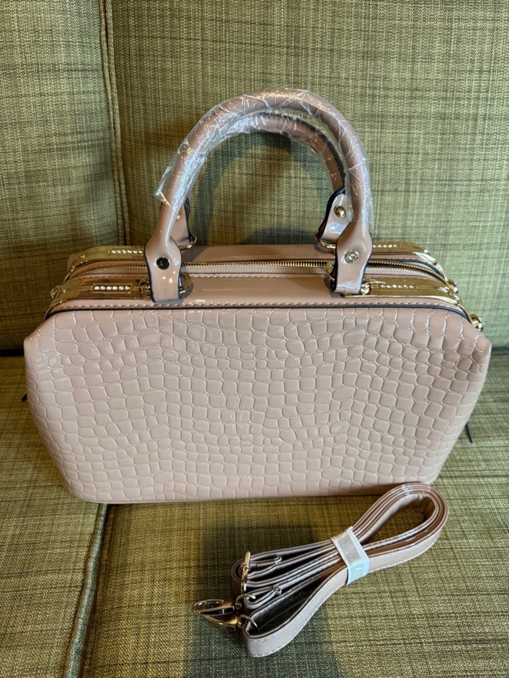 Women’s Croc-Embossed Satchel Handbag in Blush